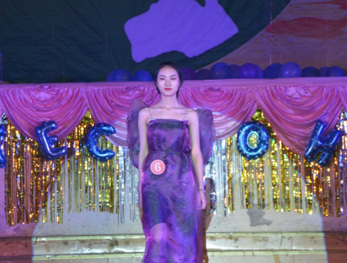 纪念世界地球日 环保服装大赛举行